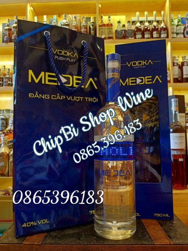 Rượu Vodka Medea Đèn Led 6 Rượu Vodka Medea Đèn Led